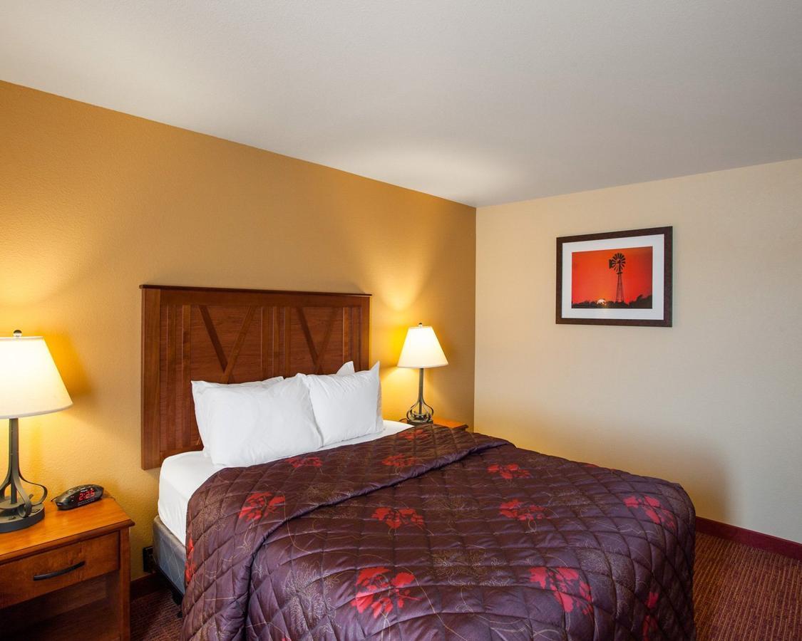 Rodeway Inn & Suites Phillipsburg Esterno foto